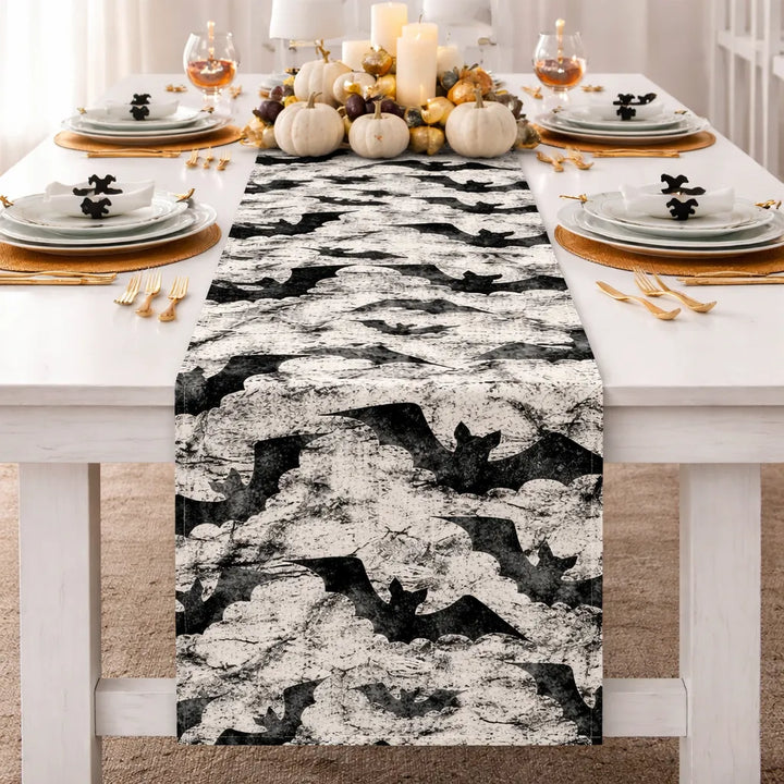 Chemin de Table Noir et Blanc Chauve-souris