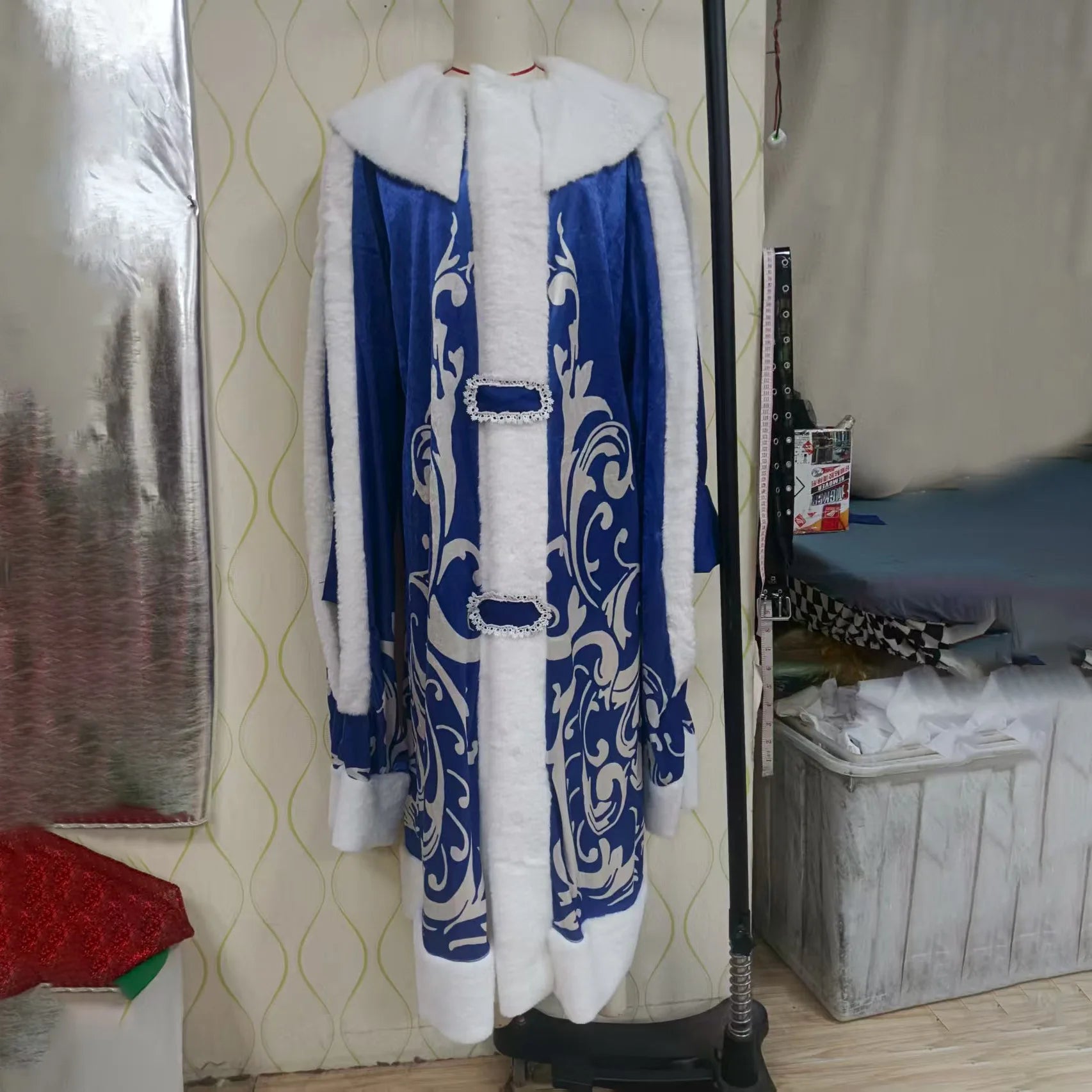 Costume Père Noël Bleu Accessoirisé Symétrique