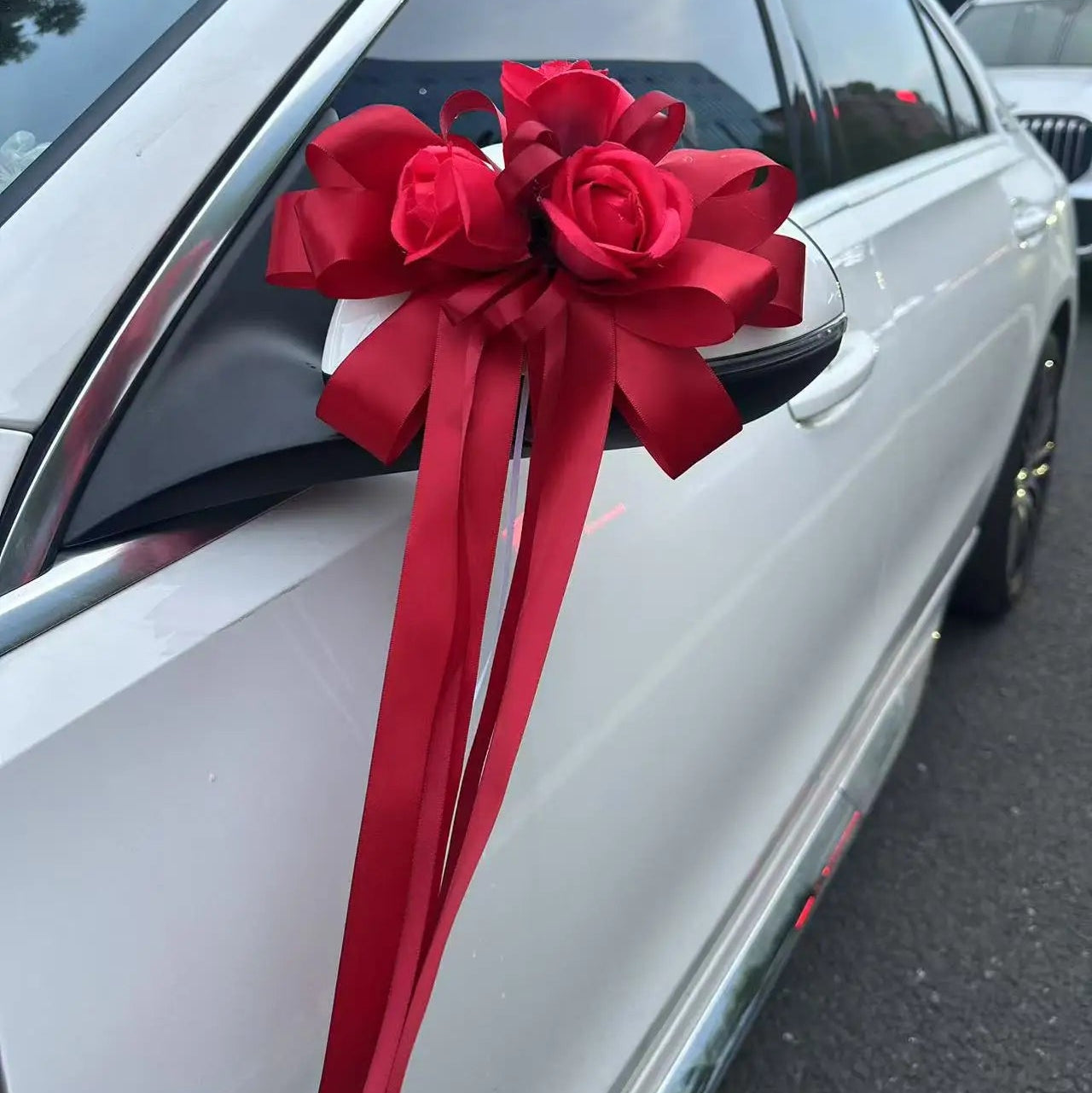 Déco Florale Rouge Portière Voiture Mariage Chic