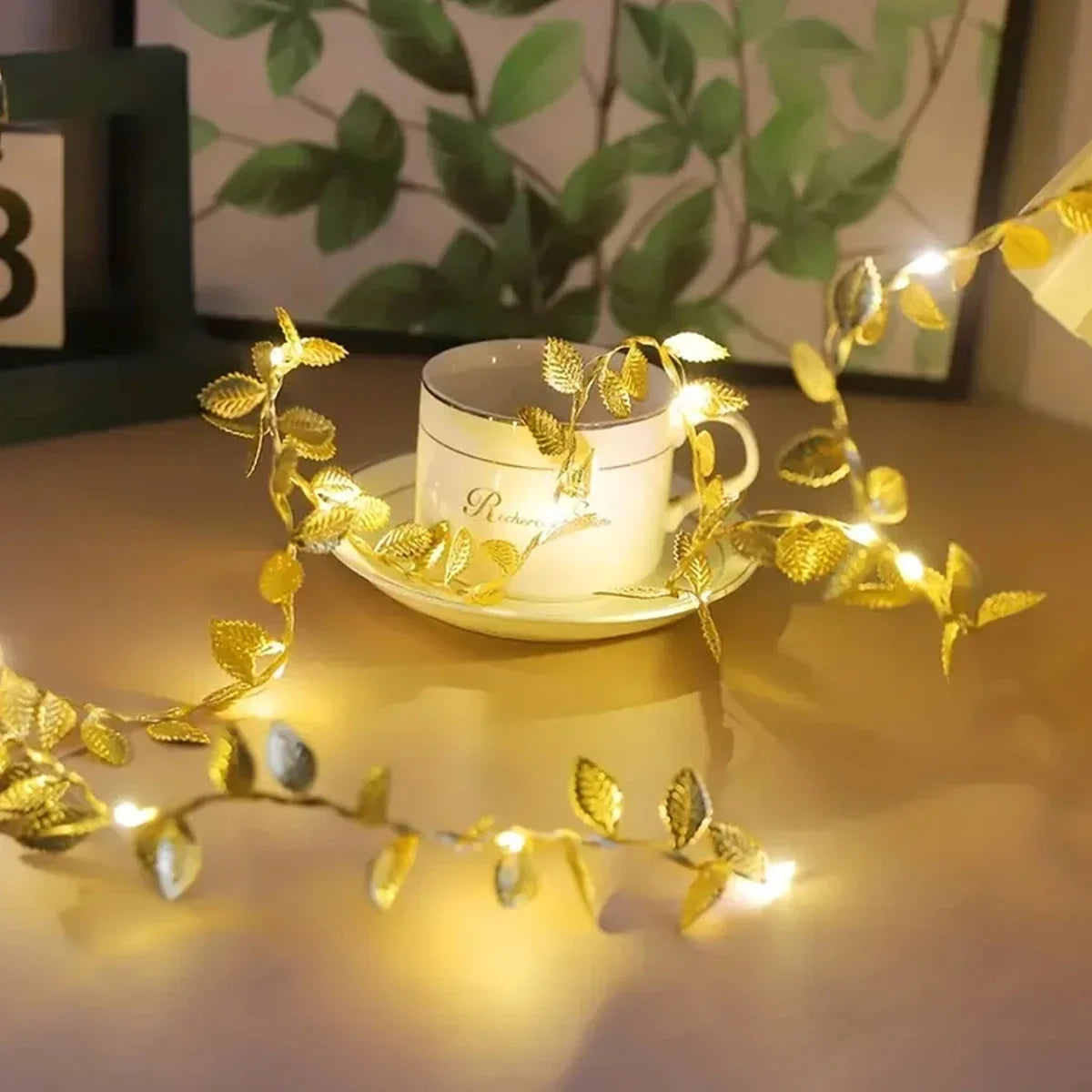 Guirlande Lumineuse à Feuilles Dorées Décorative