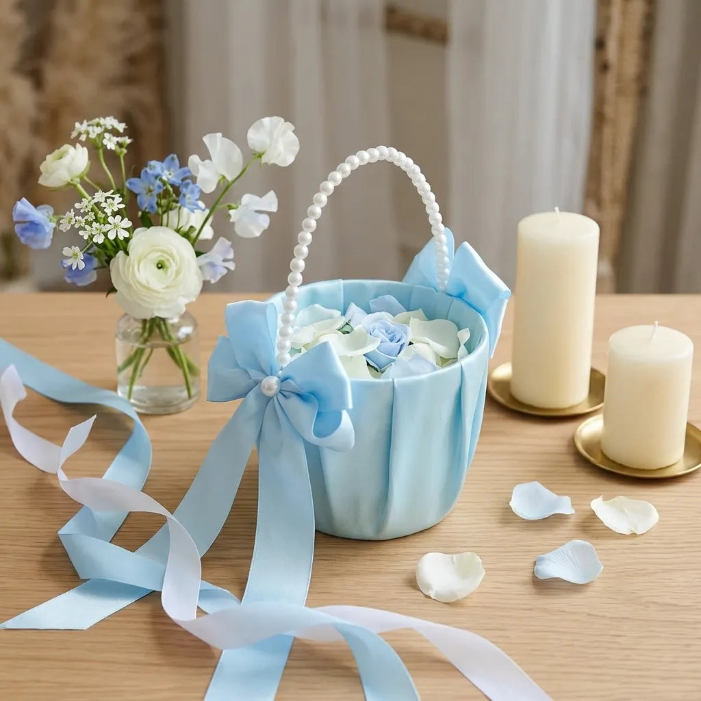 Panier à Pétales Bleu en Satin romantique