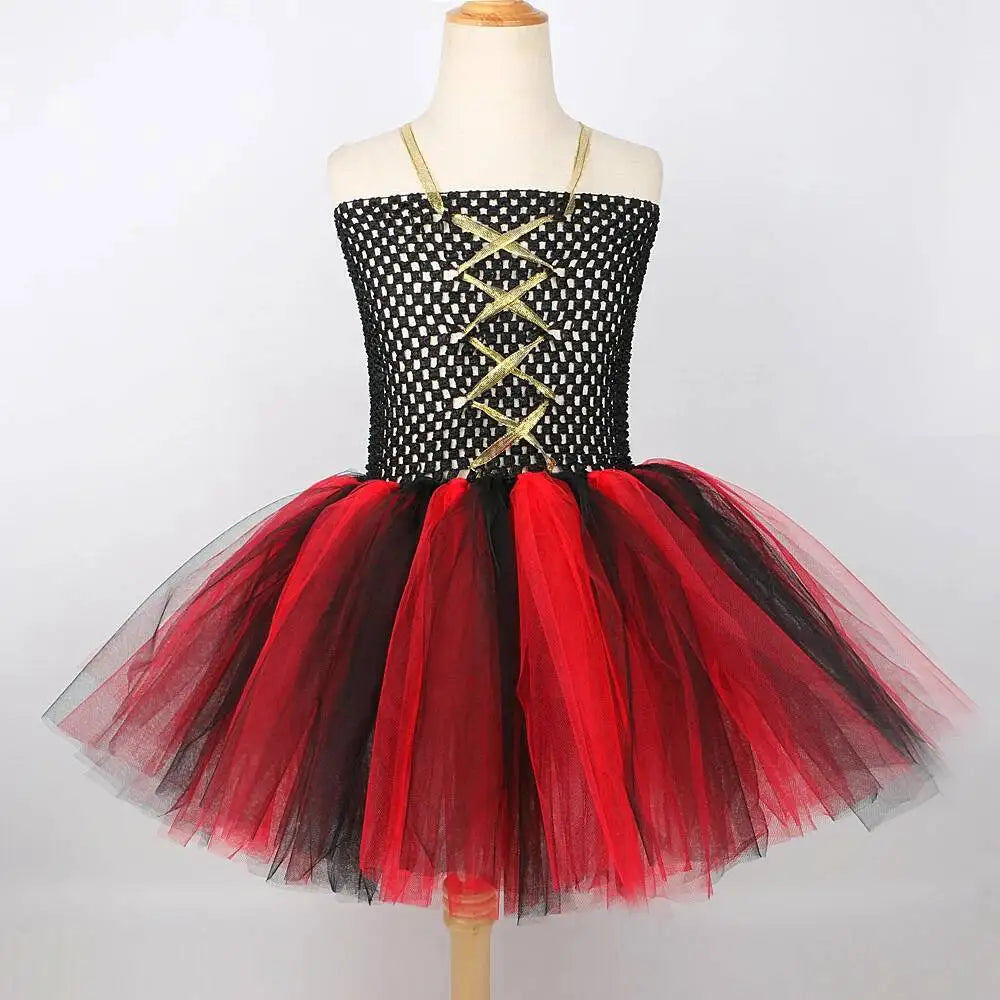 Robe Pirate Élégante avec Cape Design