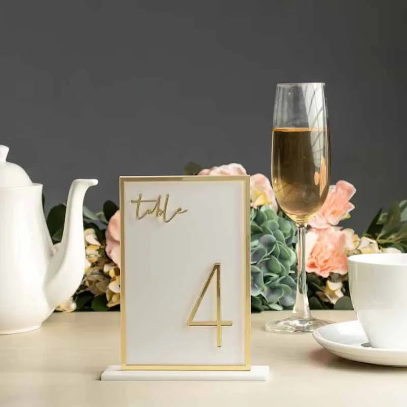 cadre numéro de table mariage doré en acrylique