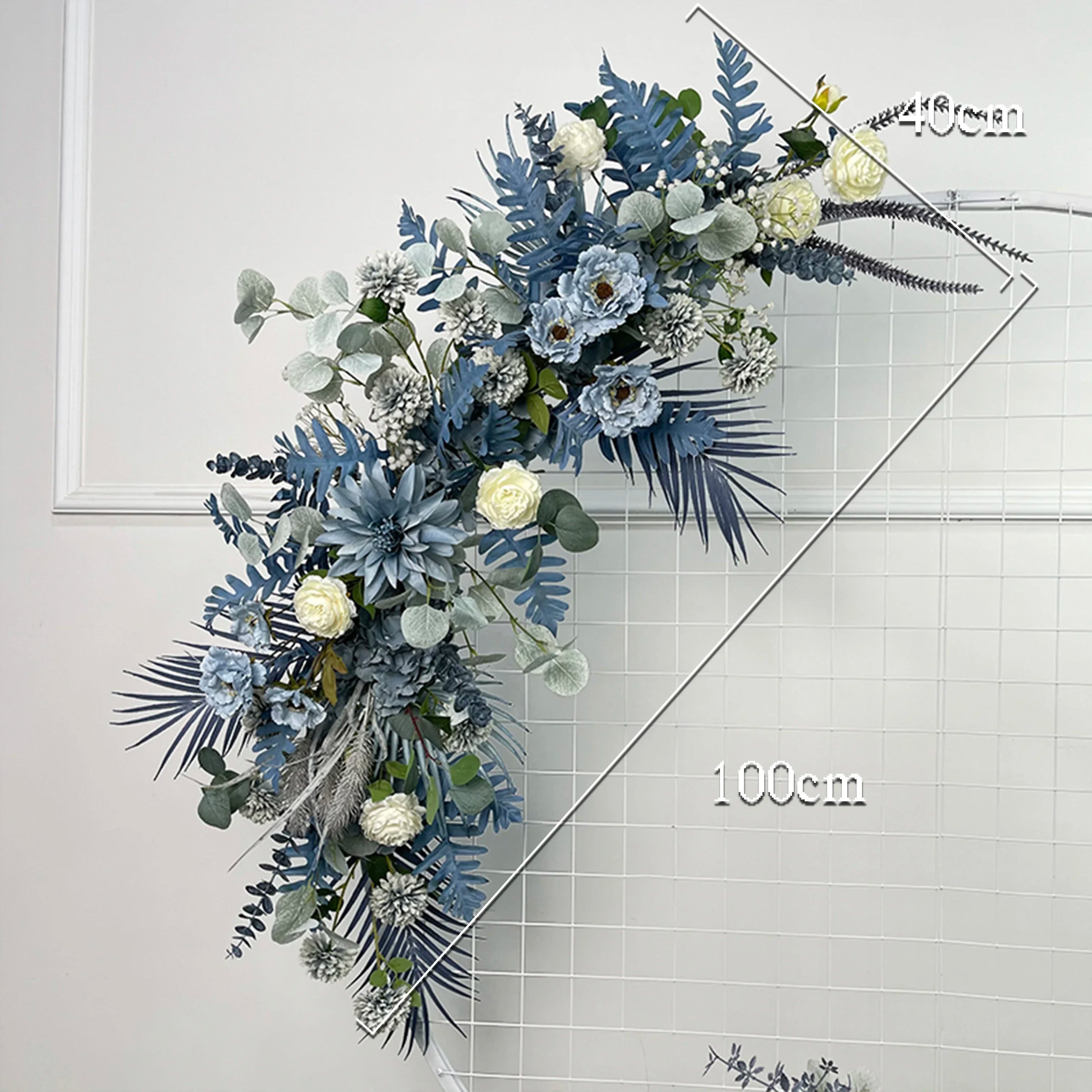 fleurs arche mariage bleues chic