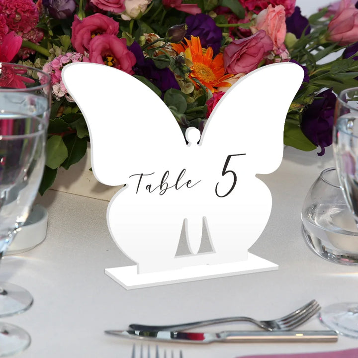 numéro de table mariage papillon blanc vierge