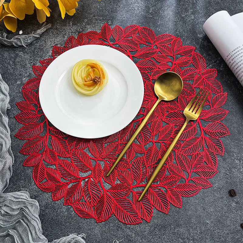 set de table feuillage rouge raffiné